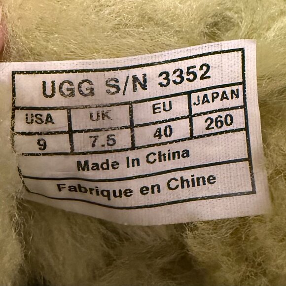 Women's Size 9 chartreuse UGG - Picture 4 of 7